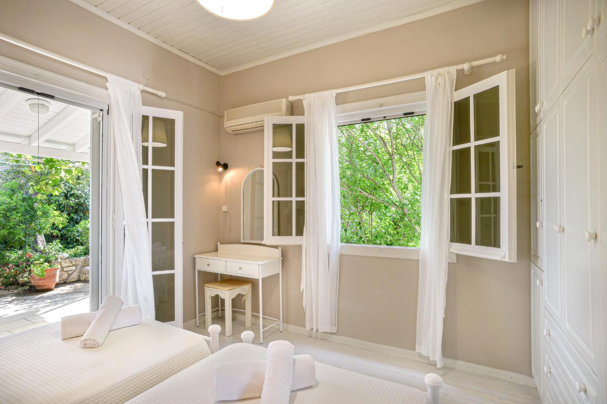 Porto Ozias Lioniskari Seaviews - Paxoi'S Private Pool Oasisヴィラ エクステリア 写真