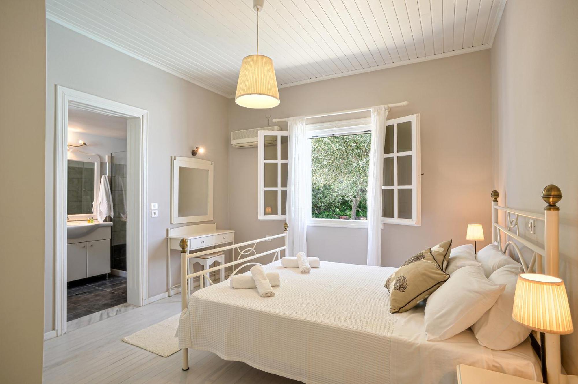 Porto Ozias Lioniskari Seaviews - Paxoi'S Private Pool Oasisヴィラ エクステリア 写真